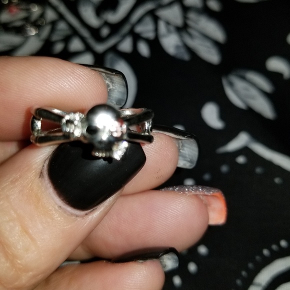Set of 3 Skull rings - Picture 4 of 5
